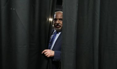 Что торговцы оружием искали у Либермана?